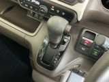 発進時から滑らかに加速する無段階変速のCVTはストップ&ゴーの多い街の中も快適です