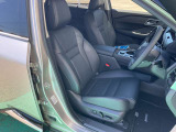 快適に運転できるドライブポジション!チルト&テレスコピック付きステアリングと電動ポジショニングで、無理のない運転姿勢がとれます。