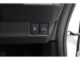 VSA装備=ブレーキ時の車輪ロックを防ぐABS、加速時などの車輪空転を防ぐ トラクションコントロールシステムに旋回時の横すべり抑制の3つの機能を トータルにコントロールします。