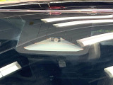 【トヨタセーフティセンス】走行中に前方の車両等を認識し、衝突しそうな時は警報とブレーキで衝突回避と被害軽減をアシスト。より安全にドライブをお楽しみいただけます。