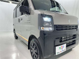 明るいライトが夜道を明るく照らしてくれます。 運転する上で、道路状況をいかに早く認識できるか重要なポイントです。 白色光が暗い道も明るく照らしてくれますよ。