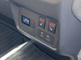 【後部座席】後部用エアコンパネル・シートヒーター、各スイッチ・USB タイプC/A
