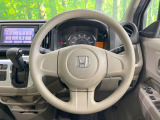 インテリアに合わせたデザインのステアリングは、運転される方のことも考え、運転しやすい形状、大きさです。是非一度、実際に触ってお確かめください。
