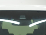◆Honda SENSING◆ カメラ等装置で精度の高い検知能力を発揮、安全運転を支援します。ステアリング上のコントローラーに注目!