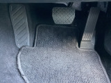 負担を感じることなく正確にペダルを操作することが出来ます。体格に関係なく自然でリラックスした運転姿勢をとることが可能です♪