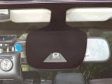 【エマージェンシーブレーキ】走行中に前方の車両等を認識し、衝突しそうな時は警報とブレーキで衝突回避と被害軽減をアシスト。より安全にドライブをお楽しみいただけます。