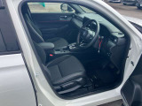 運転席は足元広々です。リラックスして運転できますね。