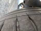 タイヤの溝はご覧の通りです