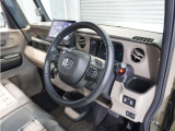 ◆視界広々で非常に運転しやすくロングドライブでも疲れを感じさせないすっきりとまとまったインパネ周りです。