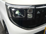 夜間の視界も見やすくて安心のLEDライト!夜の見た目もカッコいい!オートライト機能も付いていますので、暗くなれば自動でライトの点灯、エンジン停止時は消灯してくれます!
