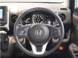 ◆ハンドル全体◆各種スイッチがハンドルから手を放さず操作できるので運転中でも楽に操作できます。