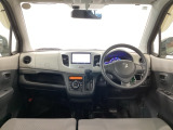 【前方視界】開放的な前方視界!運転がしやすく疲れにくいです♪窓が大きく、見通しがとっても良いおクルマですよ♪