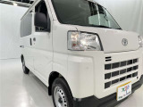 明るいライトが夜道を明るく照らしてくれます。 運転する上で、道路状況をいかに早く認識できるか重要なポイントです。 白色光が暗い道も明るく照らしてくれますよ。