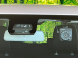 【スズキ セーフティサポート】走行中に前方の車両等を認識し、衝突しそうな時は警報とブレーキで衝突回避と被害軽減をアシスト。より安全にドライブをお楽しみいただけます。