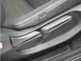 ◆シートハイトアジャスター◆運転席を上下に高さ調節ができます!運転ポジションを体格に合わせてシート調整できます。