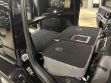 当店でお車をご購入のお客様はオーナー様専用保険「メルセデス・ベンツ保険」にご加入頂けます。飛来物によるフロントガラス破損やパンクによるタイヤ交換の際に、修理費用の一部をお支払いしております。