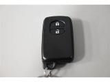 スマートキー!両手に荷物を抱えているときでも、ドアの施錠・解錠が楽々です♪