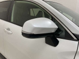 ウインカーミラーも現在は主流の装備になってきました。外見がカッコよくなるだけではなく、視認性も向上し、安全面にも貢献します。