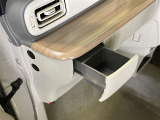 助手席側のカップホルダーです。