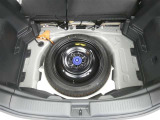 スペアタイヤ付きです!車に常時装備することで、もしもの時の備えとしてすごく安心です♪