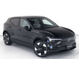 サイズや電気自動車本来の利点はもちろん、設計、素材、製造に至るまで環境負荷軽減を追求し、EX30はボルボ史上最少のカーボンフットプリントを実現。