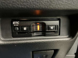 【ETC】有料道路を利用する際に料金所で停止することなく通過できるETC車載器装備。