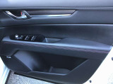 運転席のドアトリムとパワーウィンドウスイッチです。