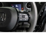Hondaセンシングの機能のひとつ、アダプティブクルーズコントロール付!アクセルから足を離しても設定したスピードと前車との車間を保ち走行してくれます!車線維持もアシスト☆高速道路で疲労軽減ですね☆