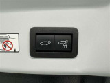 【パワーバックドア】ボタン一つでテールゲートが自動で開閉します。