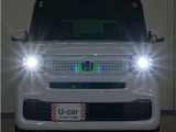 LEDヘッドライト(オートハイビーム機能付)が搭載されており、遠くまで明るく均一に照らし、高速道路等での安心感が向上しております。