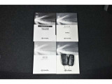 保証書・記録簿・取扱説明書と揃っていいます。キーの電池は新品にお取替えしてから納車させて頂きます。