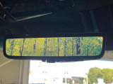 【デジタルインナーミラー】後席の大きな荷物や同乗者で後方が確認しづらい時でも安心!カメラが撮影した車両後方の映像をルームミラー内に表示。クリアな視界で状況の確認が可能です!