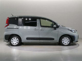 両側パワースライドドア付きだから、狭い駐車スペースなどでの 乗り降りラクラク!小さなお子さまのいるご家庭には嬉しい装備。