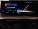 【ⅰドライブナビゲーション】文字情報も鮮明に表示する高解像度カラーディスプレイを採用。視認性に優れた地図デザインと特徴的な建造物を目印にした描写表示で現在位置を把握できます。地図データの更新も可能です