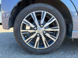 こちらもタイヤとホイールです。ホイールのキズなど、気になる点は実車でお確かめください。