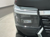 LEDヘッドライトは、点灯の瞬間から最大光量を発揮し、突然暗くなるトンネルなどでの安定感を高めます。