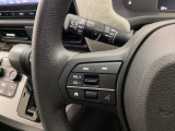 自社整備工場で点検整備をおこなってからお渡ししています。車検が残っている場合は『12ヶ月点検整備』を、車検整備付きの場合は『車検整備』をおこないます。整備費用は車両本体価格に含まれています。