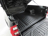純正ベッドライナーを装備しております。