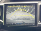 【バックカメラ】駐車時に後方がリアルタイム映像で確認できます。大型商業施設や立体駐車場での駐車時や、夜間のバック時に大活躍!運転スキルに関わらず、今や必須となった装備のひとつです!