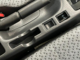 品質へのこだわり!フロアマットやシートなど車内をキレイに清掃し、ニオイや汚れなどを徹底的にクリーニングしてもらっております。室内はピカピカです☆