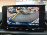 後方確認は安心のバックカメラ付です。雨天時や夜間のバック駐車時などで特に視界の安全確認に役立ちます。