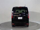 Nシリーズは、HONDA独自のセンターレイアウト燃料タンクで、重量バランスも良く、フロアがとても広く使えるので、見た目以上の車内空間を実現しています。