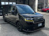 オートヘッドライト標準装備です。車外の明るさに応じて自動的にヘッドライトの点灯・消灯をしてくれます。トンネルの出入り口などで活躍してくれます。