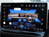 ステアリングヒーター、シートヒーター&ベンチレーション、3ゾーンフルオートエアコンディショナー(運転席/助手席/後席独立調整)