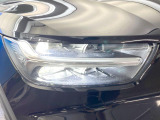 ●LEDヘッドライト:夜間走行時も良好な視界を確保し安心して運転できる高輝度LEDヘッドライトを装備!点灯速度が早く、消費電力も抑えられています。