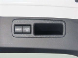 電動バックドア搭載