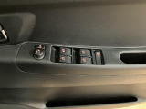 最近の車には必須アイテムのパワーウインドウも装備してます。全席のウインドウ開閉がお一人乗り時も楽々可能です。