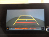 バックガイドモニターで、後方を確認しながら安心して駐車することができます。