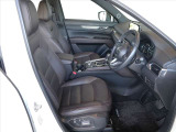 当社買取ワンオーナー車のCX-5が入庫いたしました!ナビやETC、ドライブレコーダーなど装備充実の一台です♪安心のディーラー保証付き!お気軽にお問合せ下さい♪