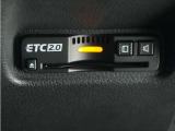 ◆ETC2.0装着◆進化したドライブ体験。料金収受システムだけだったETCが生まれ変わって、高速道路を賢く使うETC2.0に進化しました。多彩な情報サービスが便利で快適なドライブ体験を提供します。